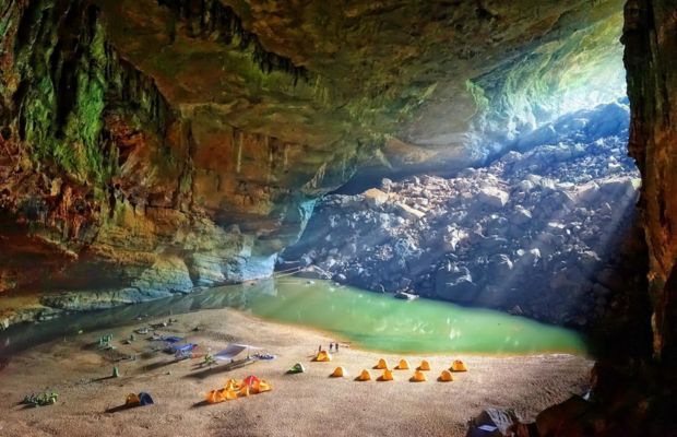 Camping inside the En Cave